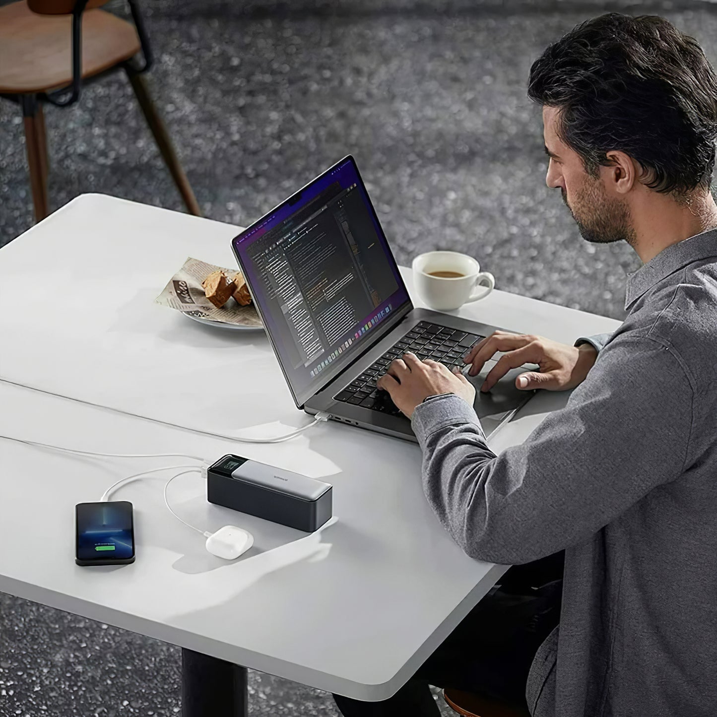 Batteria Esterna Anker 737, 24000mAh, 140W, QC + PD, 1 x USB-A - 2 x USB-C, Nera A1289011