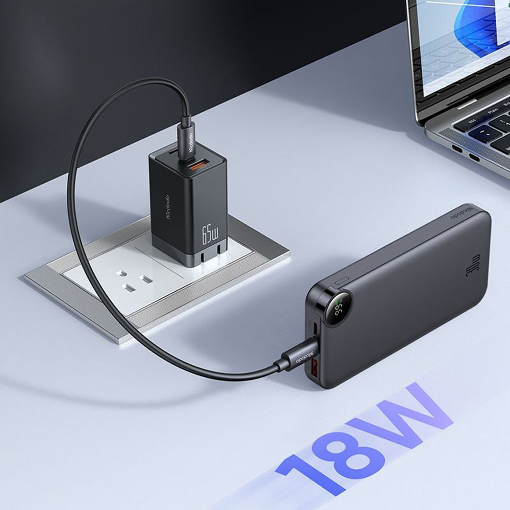 Batteria Esterna McDodo MC-3850 Display, 10000mAh, 30W, QC + PD, 1 x USB-A - 2 x USB-C, Nera