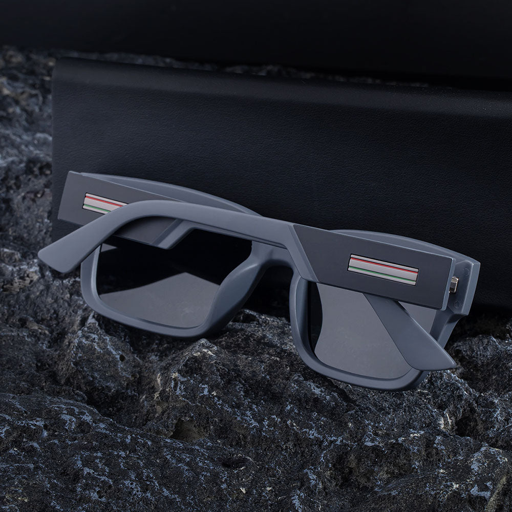 Occhiali da Sole Uomo Techsuit 8491, Polarizzati, Protezione UV, Nero Opaco Grigio