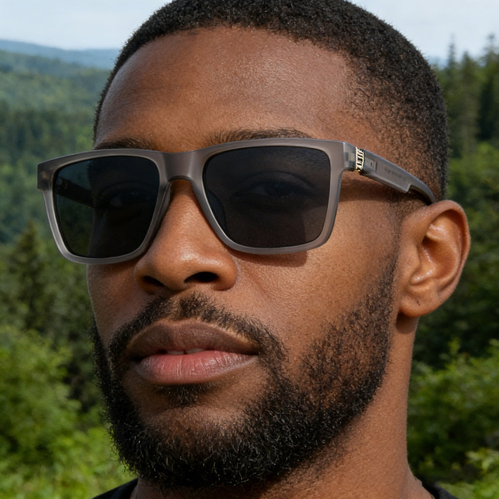 Occhiali da Sole Uomo Techsuit 8506, Polarizzati, Protezione UV, Marrone Opaco Grigio