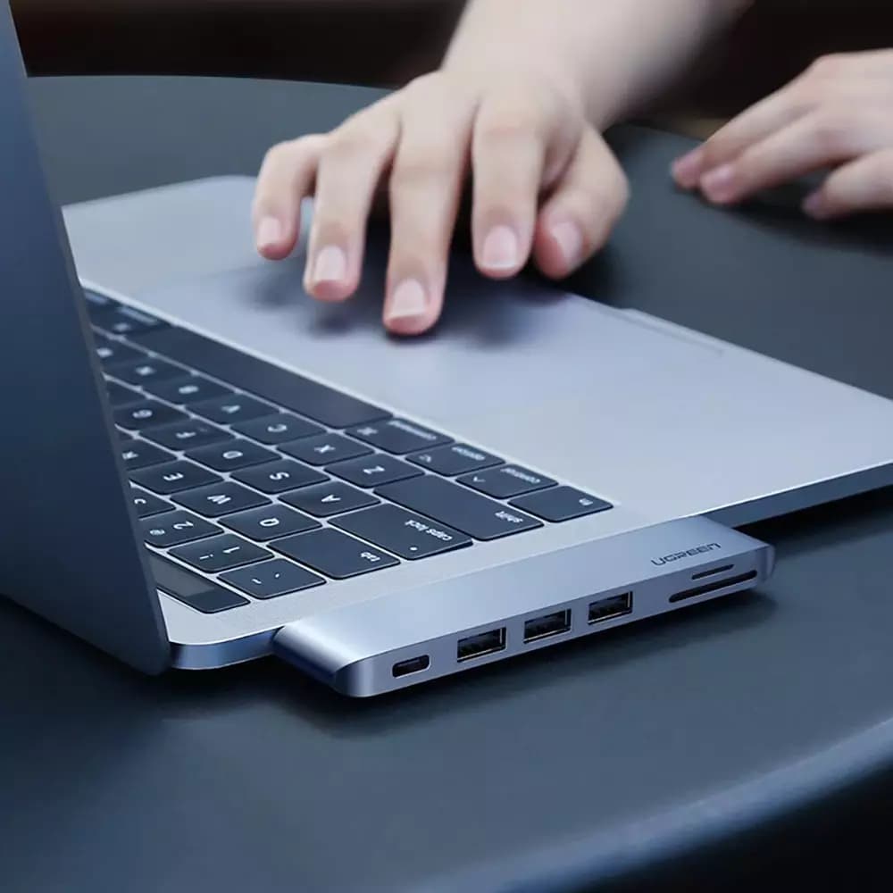 Hub USB-C UGREEN CM251 per Apple MacBook Pro / Air, 3 x USB-A 3.0 - 1 x USB-C - 1 x SD - 1 x microSD, Grigio