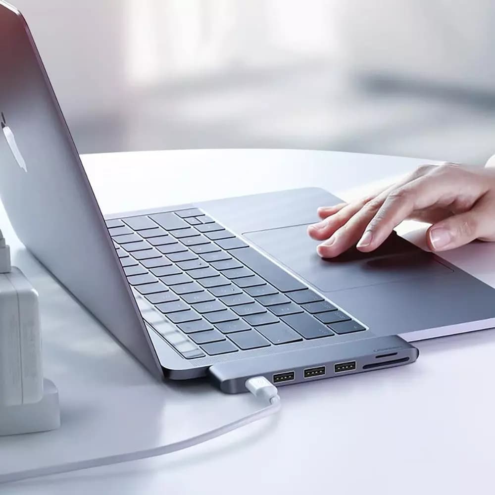 Hub USB-C UGREEN CM251 per Apple MacBook Pro / Air, 3 x USB-A 3.0 - 1 x USB-C - 1 x SD - 1 x microSD, Grigio