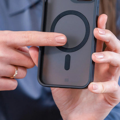 Custodia MagSafe per Apple iPhone 17 Pro Max, 3MK, Smoke MagCase, Nera