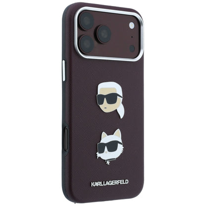 Custodia per Apple iPhone 18 Pro / 17 Pro, Karl Lagerfeld, Saffiano con Spilla Testa di Karl & Choupette e Logo, Vinaccia