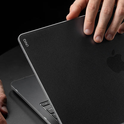 Custodia UNIQ Claro per Apple MacBook Pro 16 pollici (2026) / (2024) / (2023) / (2021), Grigio Opaco