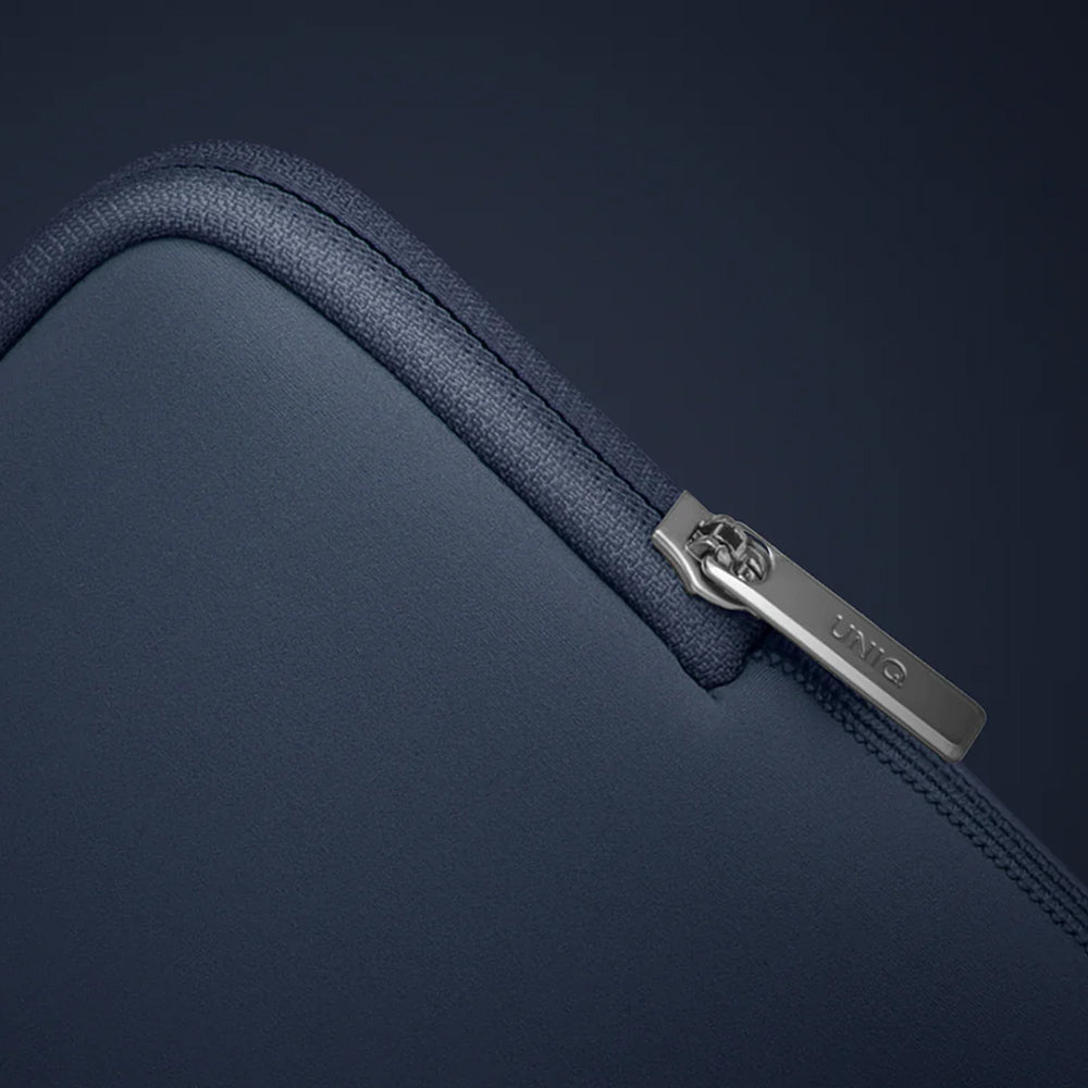 Custodia UNIQ Cyprus per Laptop max. 14 pollici, Blu navy