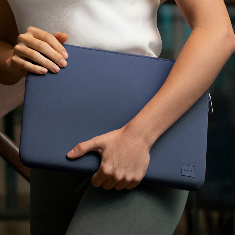 Custodia UNIQ Cyprus per Laptop max. 14 pollici, Blu navy