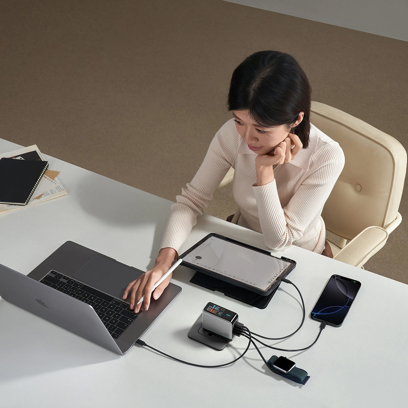 Caricatore da rete con cavo USB-C Cuktech AD1204U Display, 120W, 6A, 1 x USB-A - 2 x USB-C, Argento