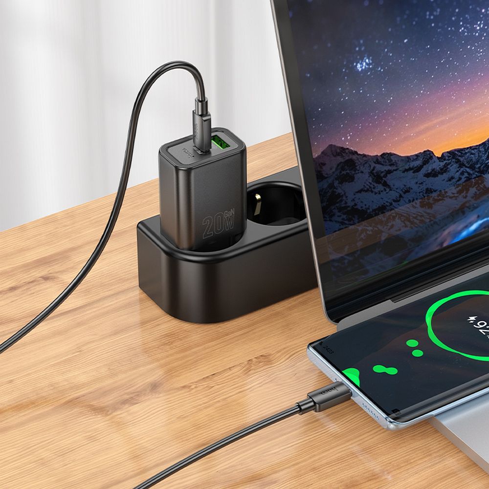 Caricabatterie da rete con cavo Lightning HOCO N61, 20W, 3A, 1 x USB-A - 1 x USB-C, Nero
